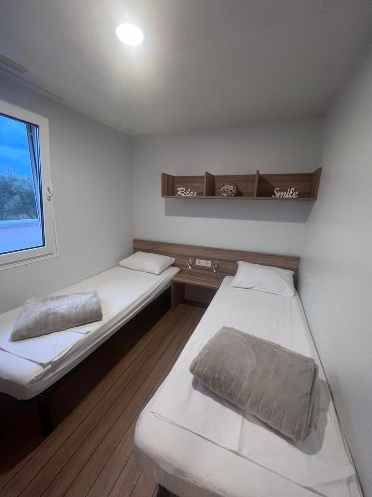 Mobile House F&L Villa Biograd Na Moru Eksteriør bilde